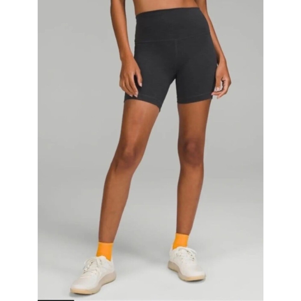 Lululemon Wunder Train High-Rise Short 6" size 4 greyish black